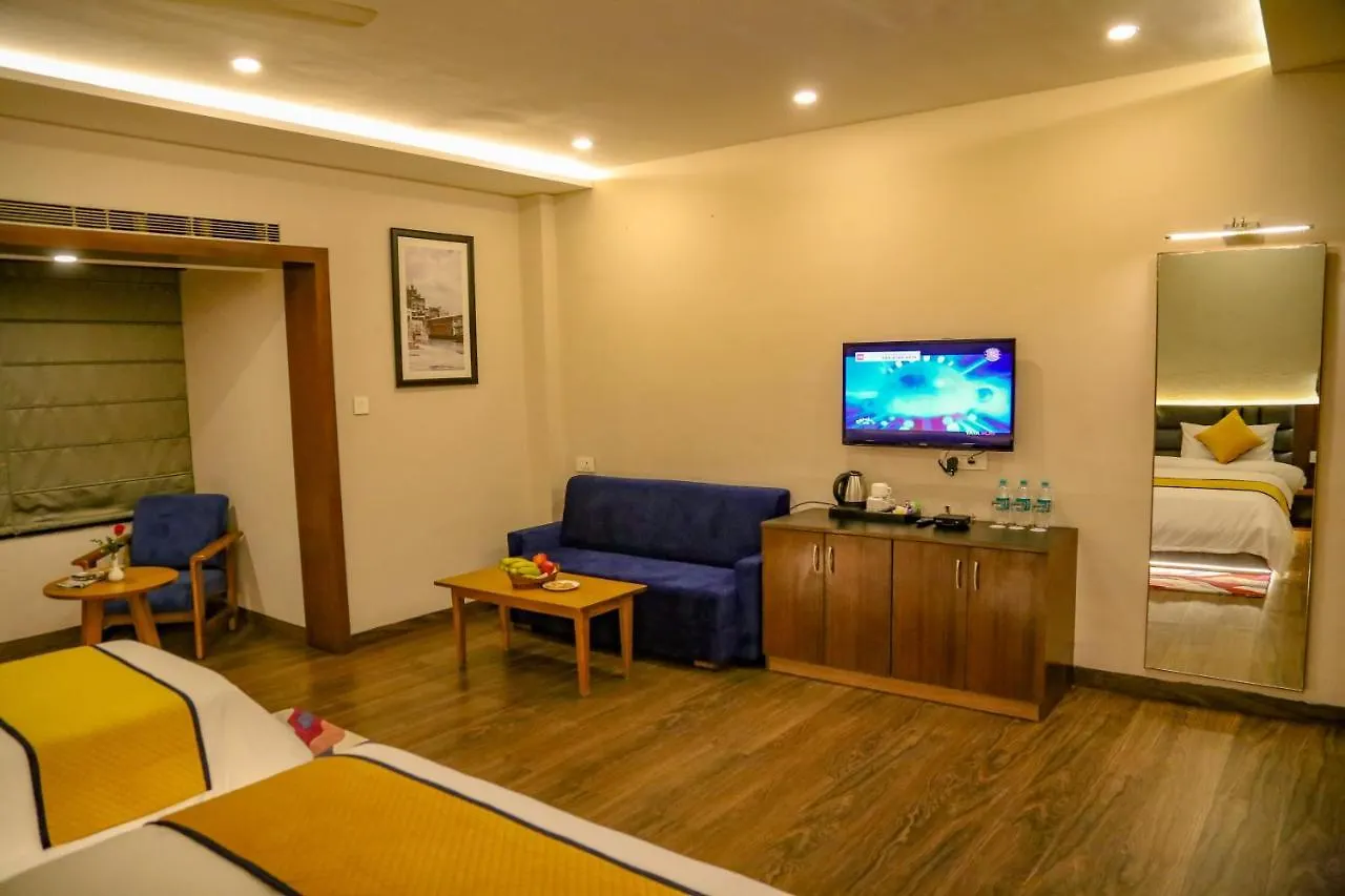 Four Leaf Hotel - Sapphire Blue, Varanasi 0*,